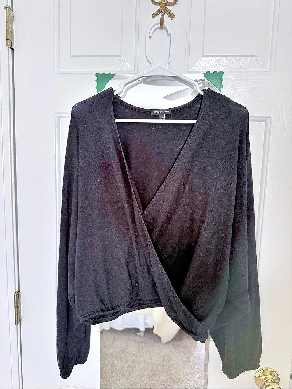Beyond Yoga Featherweight Waist No Time Wrap Top Black